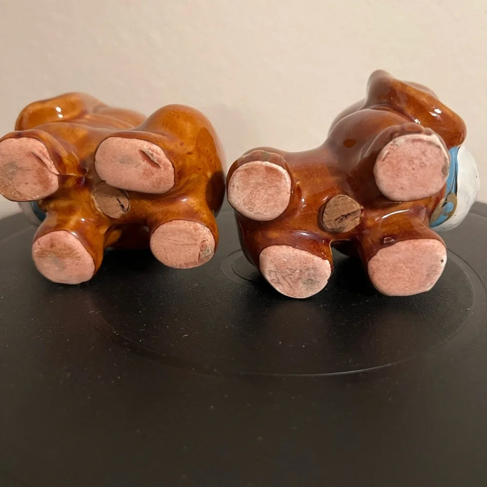 Vintage ceramic Basset Hound salt and pepper shaker set. - Picture 3 of 3